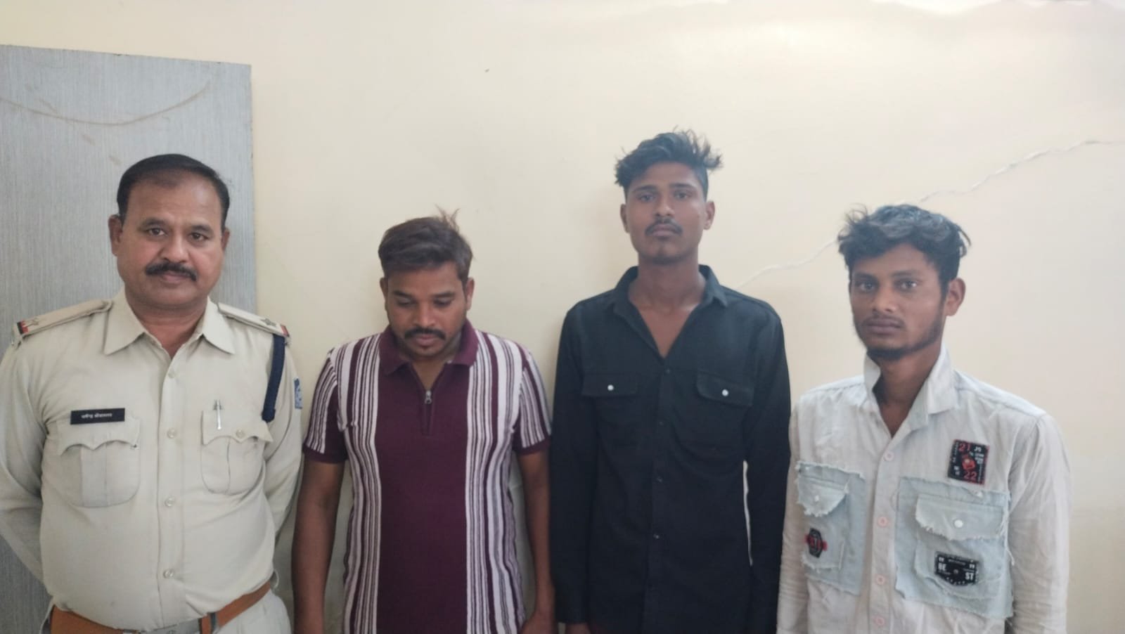 कानून व्यवस्था बनाए रखने हेतु धार पुलिस की उक्त कार्यवाही 
