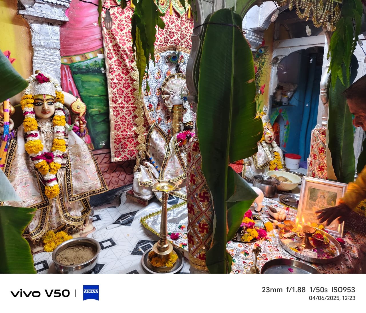 धार के विभिन्न मंदिरों में रामनवमी मनाई गई