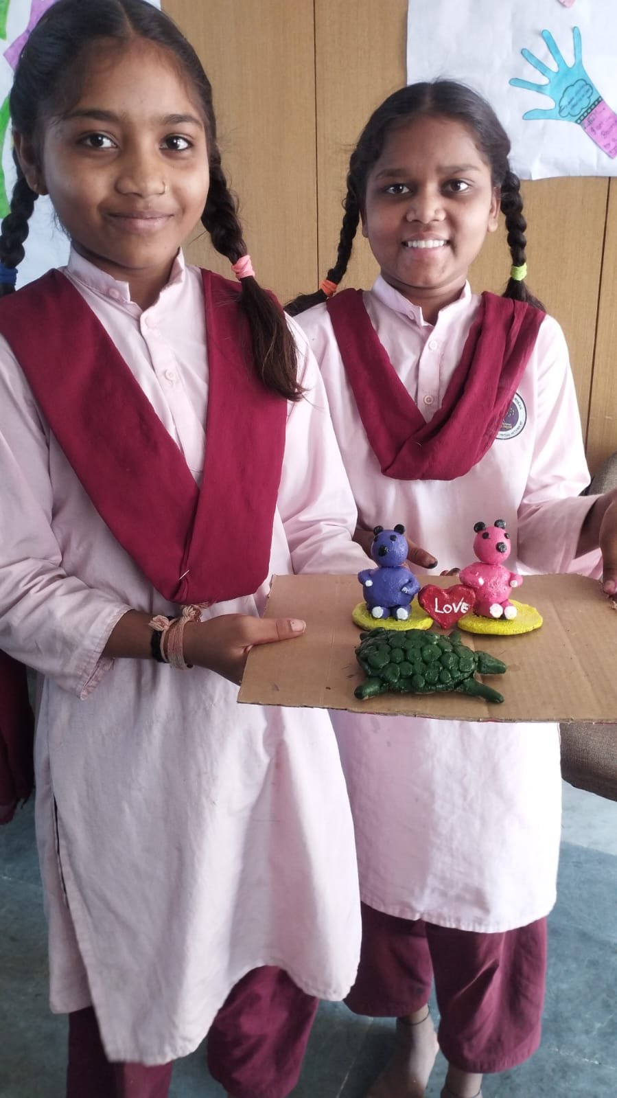छात्राओं के विकास का माध्यम समर कैंप।