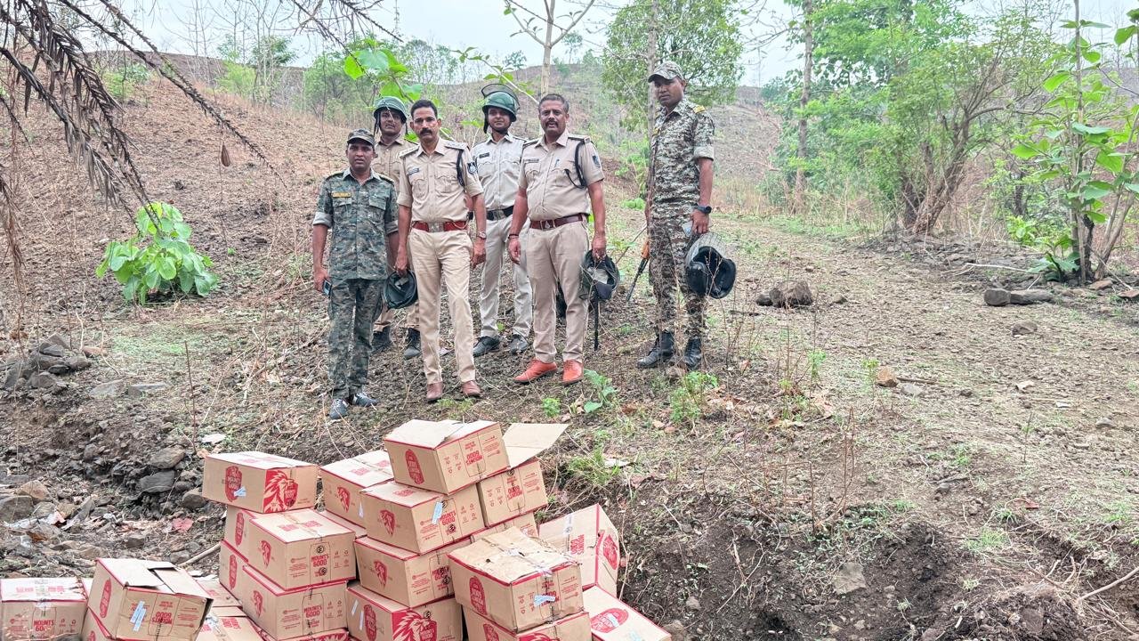 थाना अमझेरा पुलिस ने पकड़ी अवैध शराब बीयर की 102 पेटिया।