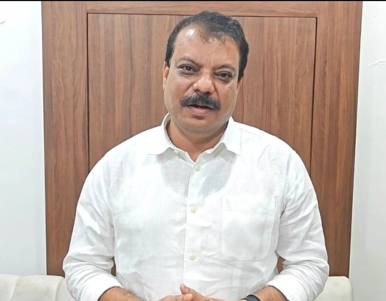 प्रदेश के नेता प्रतिपक्ष उमंग सिंगार ने मुख्यमंत्री पर बोला हमला।