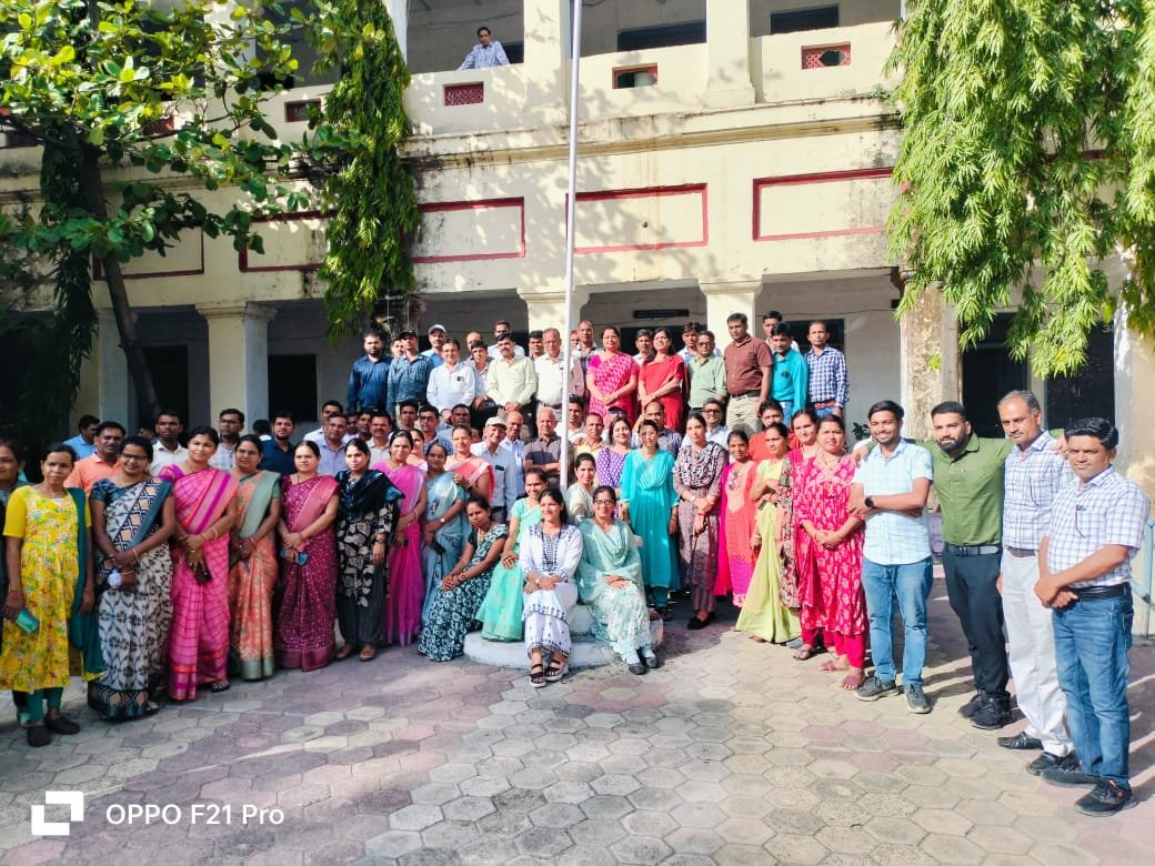 कला समेकित प्रशिक्षण द्वितीय चरण जिला शिक्षा अधिकारी महोदय श्री लक्ष्मण देवडा के मार्ग दर्शन में यह आयोजन किया गया।