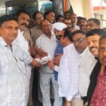 धार जिला कांग्रेस द्वारा सी.एस.पी. रवि वास्केल को ज्ञापन दिया।