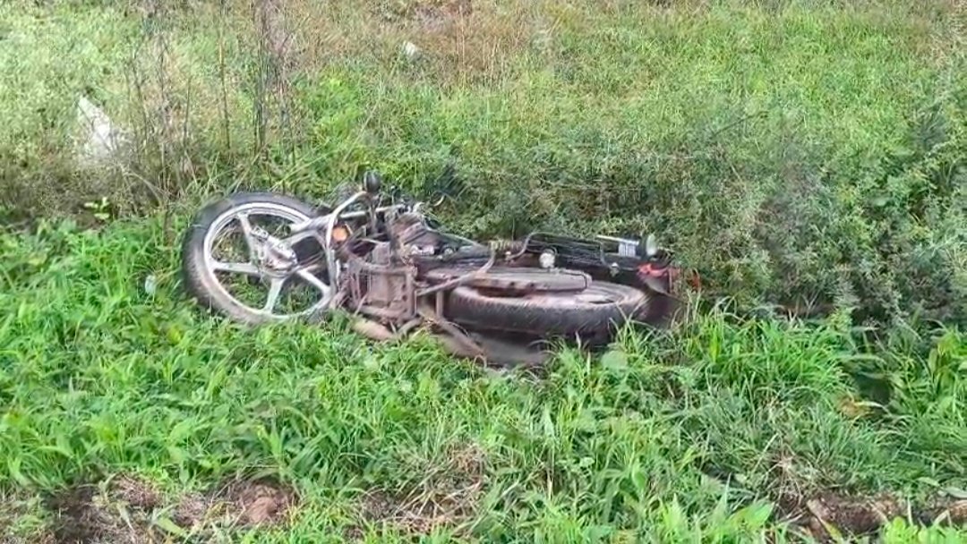 धार के ग्राम पीपलखेड़ा में शाम 5:00 बजे के लगभग भीषण सड़क हादसा हो गया।