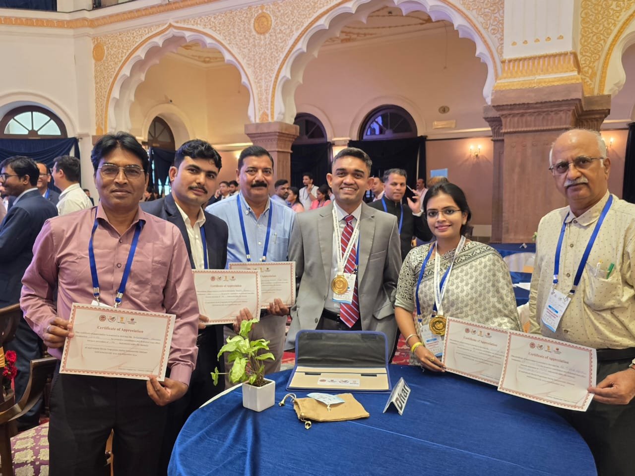 नेशन बुलेटिन धार।धार कलेक्टर प्रियंक मिश्र को उत्कृष्ट कार्य के लिए गोल्ड मेडल से सम्मानित किया गया।