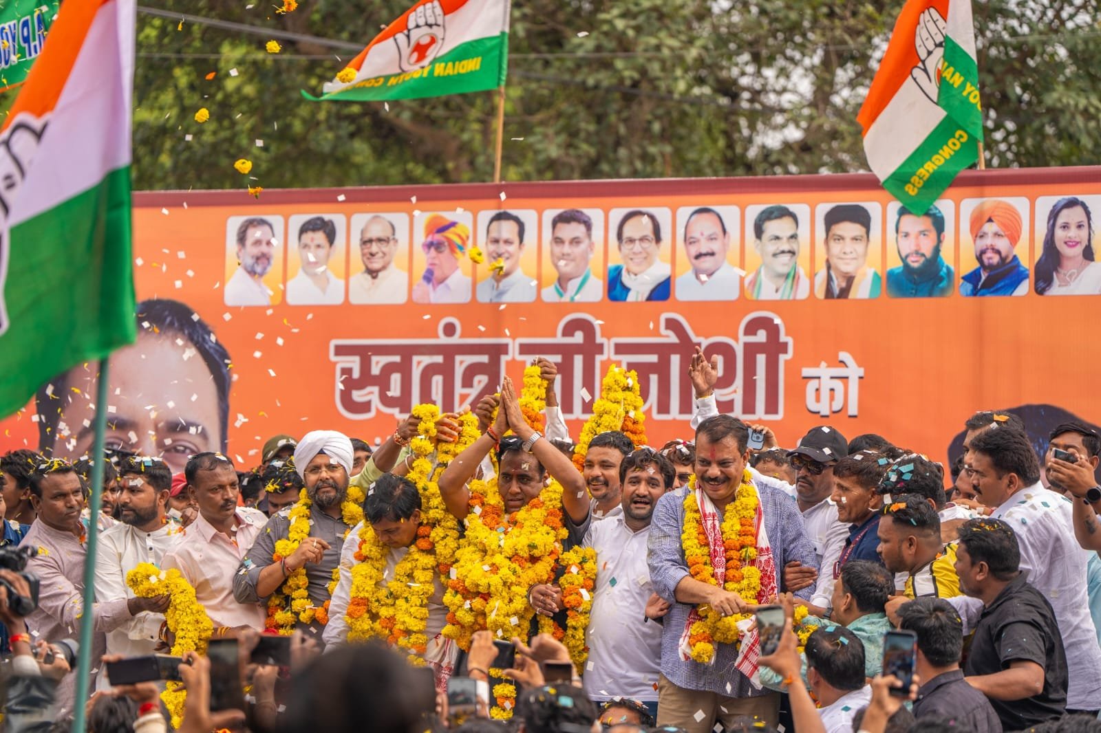 नेशन बुलेटिन धार। धार जिला कांग्रेस के नवनियुक्त अध्यक्ष स्वतंत्र जोशी ने आज कार्यभार ग्रहण किया।