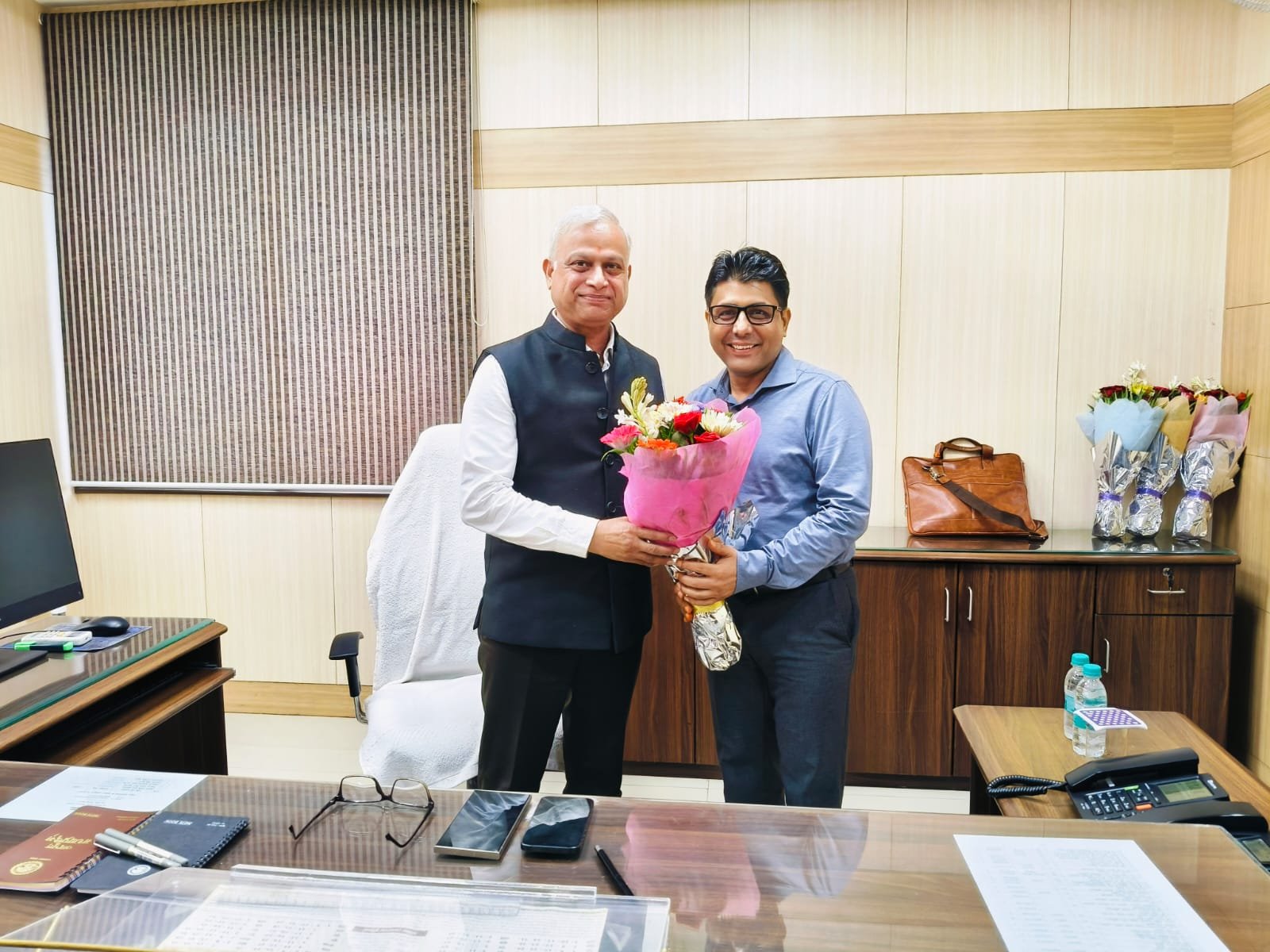 नेशन बुलेटिन धार। इंदौर के कमिश्नर से तबादला हुए दीपक सिंह ने आज जॉइंट सेक्रेटरी स्टेट इलेक्शन कमिशन भोपाल में ज्वाइन किया।