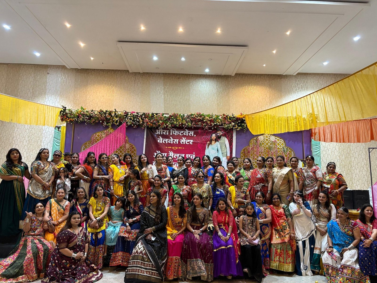 नेशन बुलेटिन धार। ओरा फिटनेस एंड वेलनेस क्लब ने शगुन गार्डन में आयोजित किया नवरात्रि गरबा उत्सव।