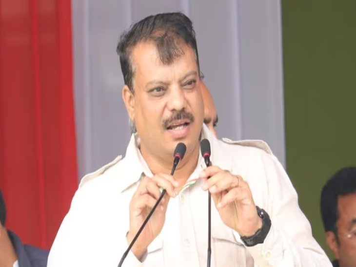 नेशन बुलेटिन धार। मध्यप्रदेश के नेता प्रतिपक्ष उमंग सिंघार ने आज प्रदेश की भाजपा सरकार को घेरते हुए महत्वपूर्ण मुद्दों पर अपनी प्रतिक्रिया व्यक्त की।