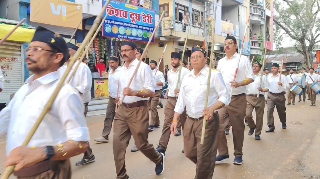 नेशन बुलेटिन धार। राष्ट्रीय स्वयंसेवक संघ शताब्दी वर्ष पथ संचलन 5 अक्टूबर को, हज़ारों स्वयंसेवक हुए शामिल।