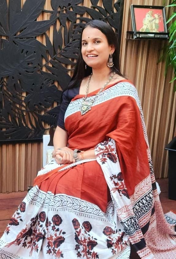 नेशन बुलेटिन धार। विदेश में अपना परचम लहरा रही है पेटलावद पालरेचा परिवार की बेटी।