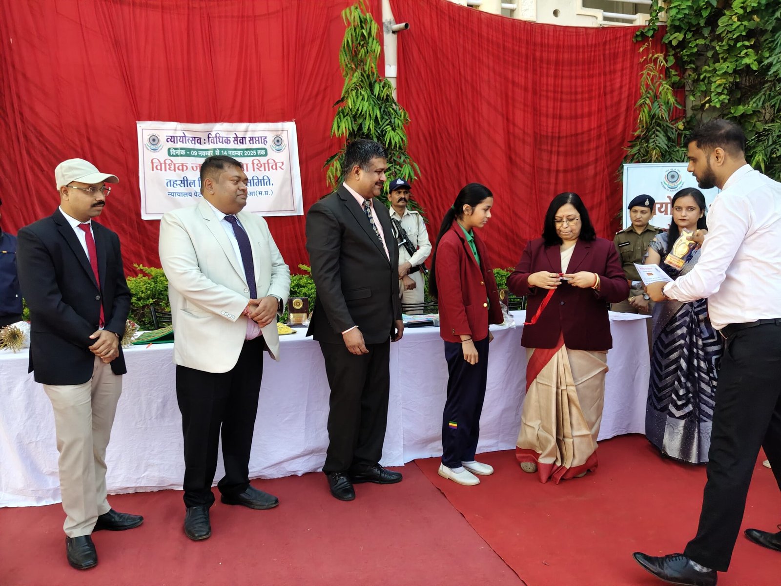 नेशन बुलेटिन धार। प्रधान जिला व सत्र न्यायाधीश विधि सक्सेना ने फीता काटकर किया बाल मेले का शुभारम्भ।