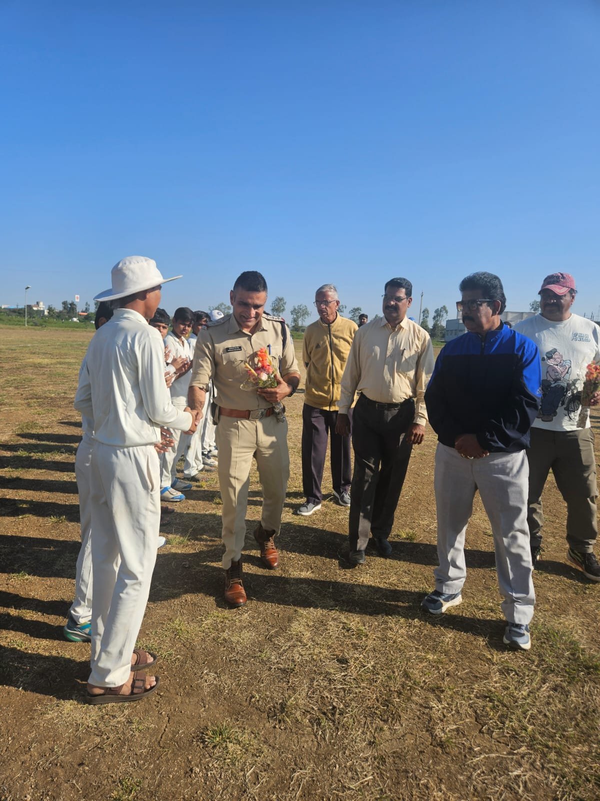 नेशन बुलेटिन धार। धार जिला क्रिकेट एसोसिएशन द्वारा आयोजित अंडर 15 अंतर जिला क्रिकेट स्पर्धा में खरगोन को हराकर खंडवा टीम फाइनल में ।