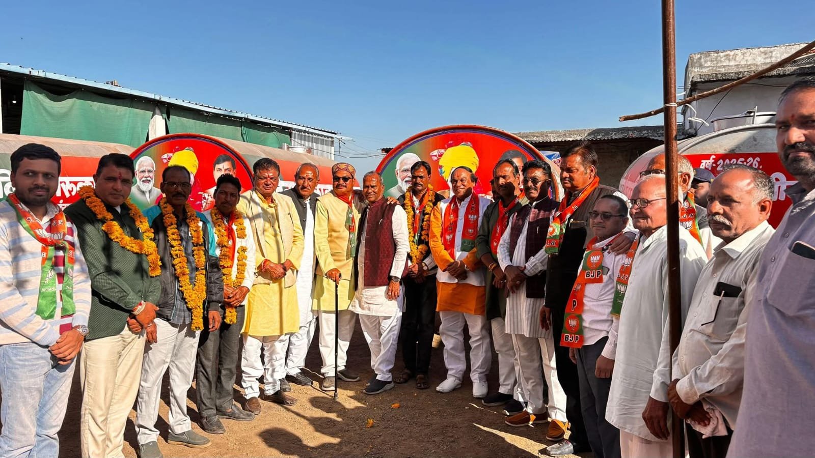 नेशन बुलेटिन धार। पेयजल समस्या दूर करने सरकार आगे बदनावर में टैंकर वितरण कार्यक्रम आयोजित।