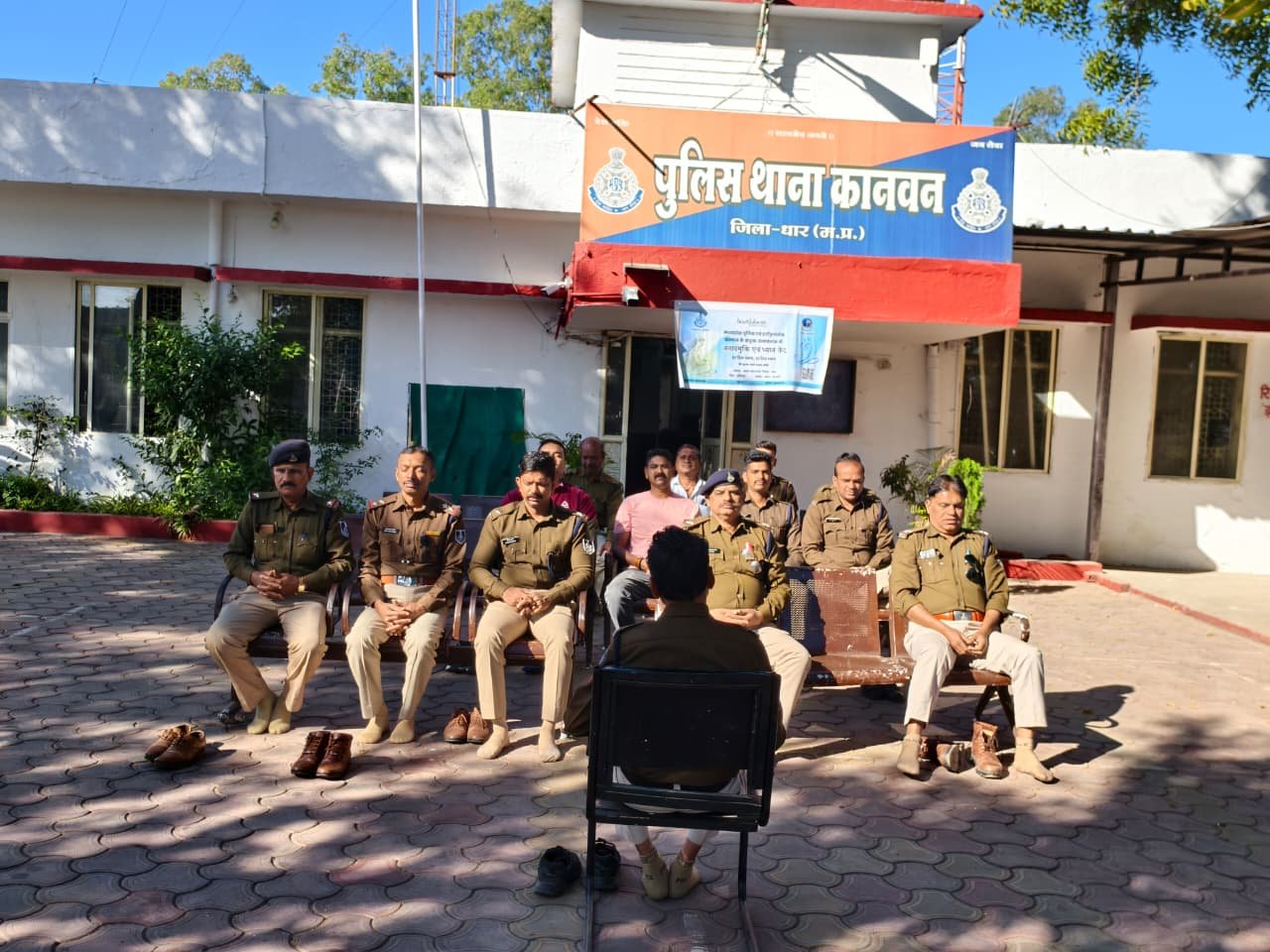 नेशन बुलेटिन धार। तनाव से तैनाती तक राहत, धार पुलिस के लिए तीन दिवसीय ध्यान योग शिविर ।