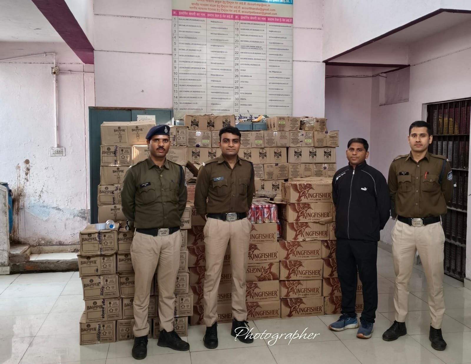 नेशन बुलेटिन धार। शराब से भरे ट्राला सहित 55 लाख 40 हजार रूपये का मशरूका जप्त।