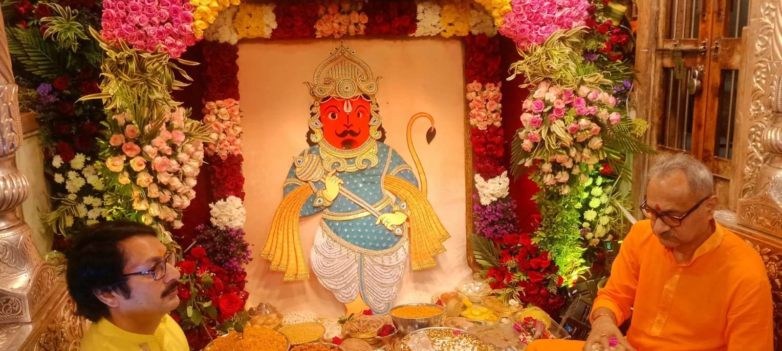 नेशन बुलेटिन धार। बाबा रणजीत हनुमान का सजा दरबार चलित भंडारा 1 लाख से अधिक भक्तों ने प्रसादी ली।