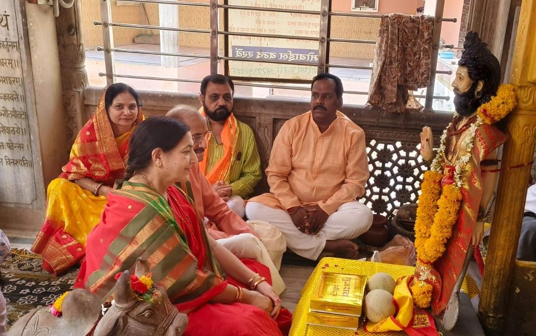 नेशन बुलेटिन धार। जयकारों से गूंजी धार नगरी, हर्षोल्लास के साथ मनाया गया भगवान श्री परशुराम जन्मोत्सव।