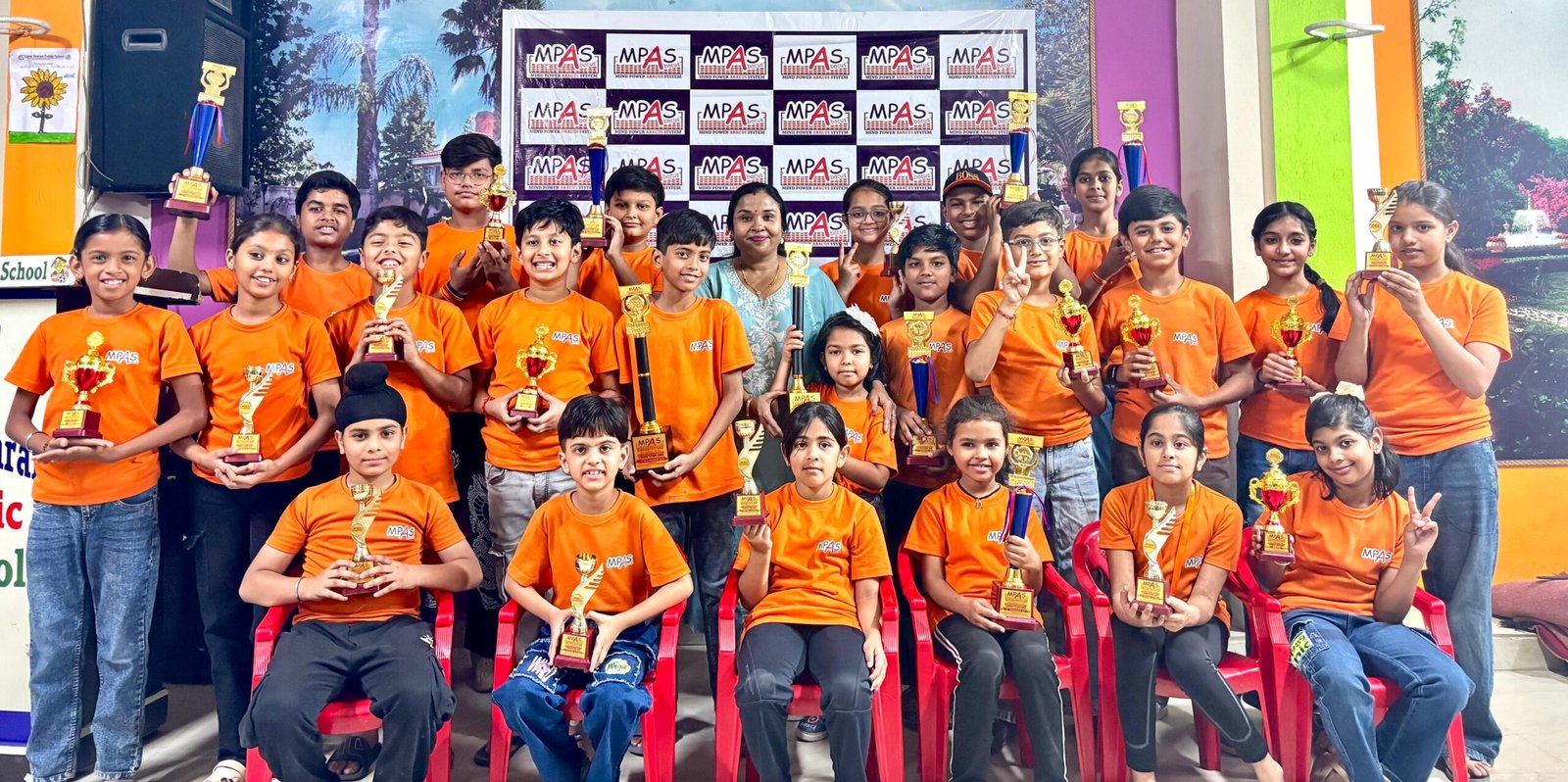 नेशन बुलेटिन धार। उज्जैन में आयोजित नेशनल एबेकस प्रतियोगिता में खंडवा रोड लिंबोदी सेंटर का दबदबा, चैतन्य रोहित बनीं नेशनल चैंपियन।