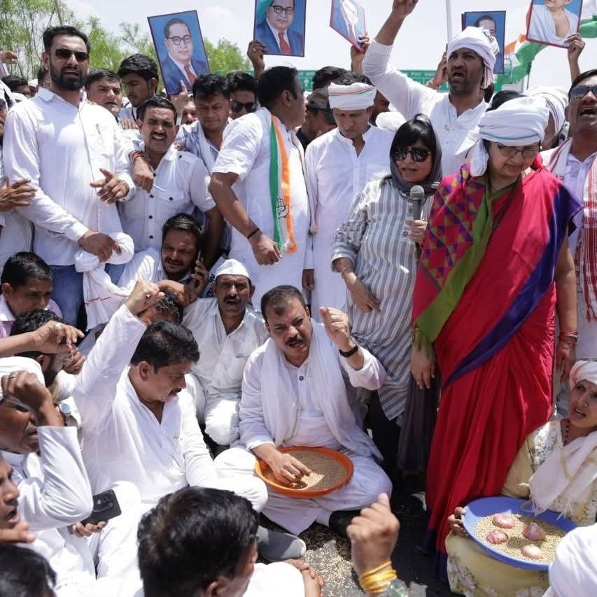 नेशन बुलेटिन धार। खालघाट में कांग्रेस का आंदोलन, 3 घंटे तक रहा चक्काजाम- कलेक्टर खुद पहुंचे ज्ञापन लेने