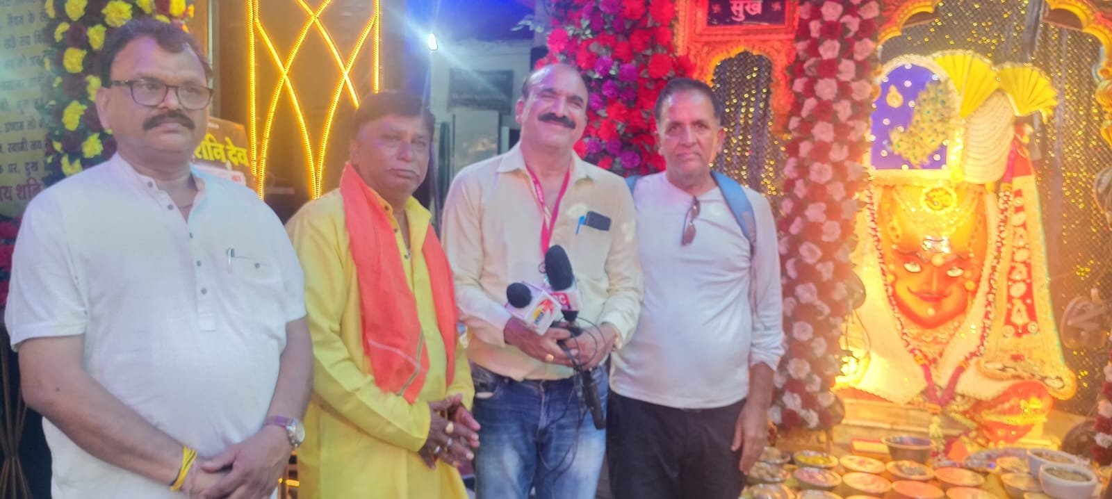 नेशन बुलेटिन धार। शनि मंदिर जूनी इंदौर पर शनिश्चर जयंती के उपलक्ष में महा भंडारा संपन्न हुआ ।