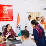 नेशन बुलेटिन धार। महिला एवं बाल विकास केंद्रीय राज्य मंत्री सावित्री ठाकुर की जनसुनवाई में उमड़ी भारी भीड़।