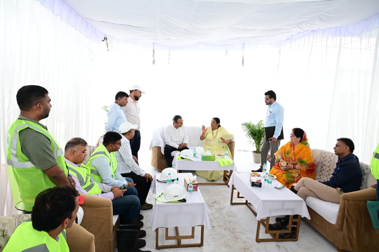नेशन बुलेटिन धार।धार की रेल परियोजनाओं को समय पर पूरा कराना मेरी सर्वोच्च प्राथमिकता- श्रीमती सावित्री ठाकुर