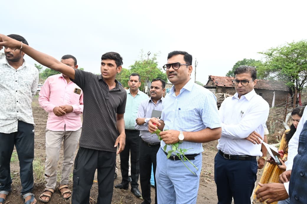 नेशन बुलेटिन धार।संभागायुक्त इंदौर डॉ सुदाम खाड़े ने धार जिले में आधुनिक उद्यानिकी और बुनियादी ढांचे के विकास का अवलोकन किया।