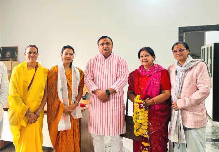 नेशन बुलेटिन धार।भारतीय जनता पार्टी महिला मोर्चा की जिला अध्यक्ष के पद पर श्रीमती प्रज्ञा ठाकुर को प्रदेश अध्यक्ष ने सौपी धार जिले की कमान।