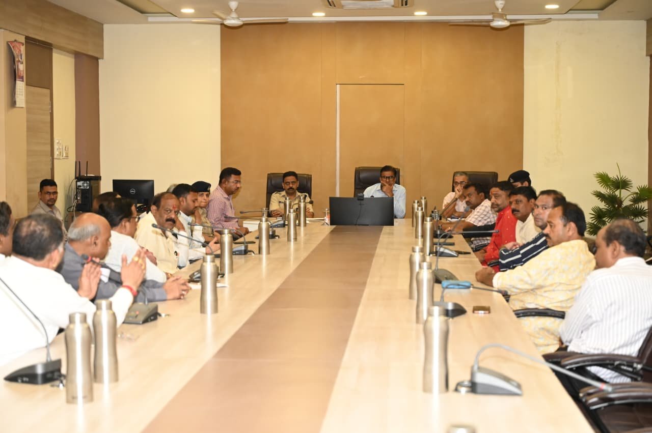 नेशन बुलेटिन धार। कलेक्टर की अध्यक्षता में शांति समिति की बैठक सम्पन्न।