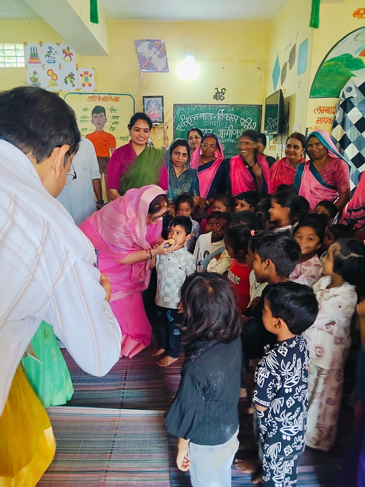 नेशन बुलेटिन धार। केन्द्रीय राज्य मंत्री सावित्री ठाकुर एवं विधायक नीना वर्मा ने किया शुभारंभ।